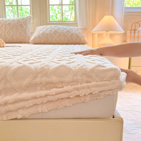Beige Ultra Soft Plush Fitted Sheet - Winter Warm Plush Bed Sheet Embossed Diamond Pattern (180x200cm)