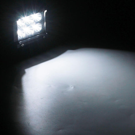 18W 6 Led White Light Floodlight Engineering Lamp / Waterproof Ip67 Suvs Light Dc 10 - 30V Black