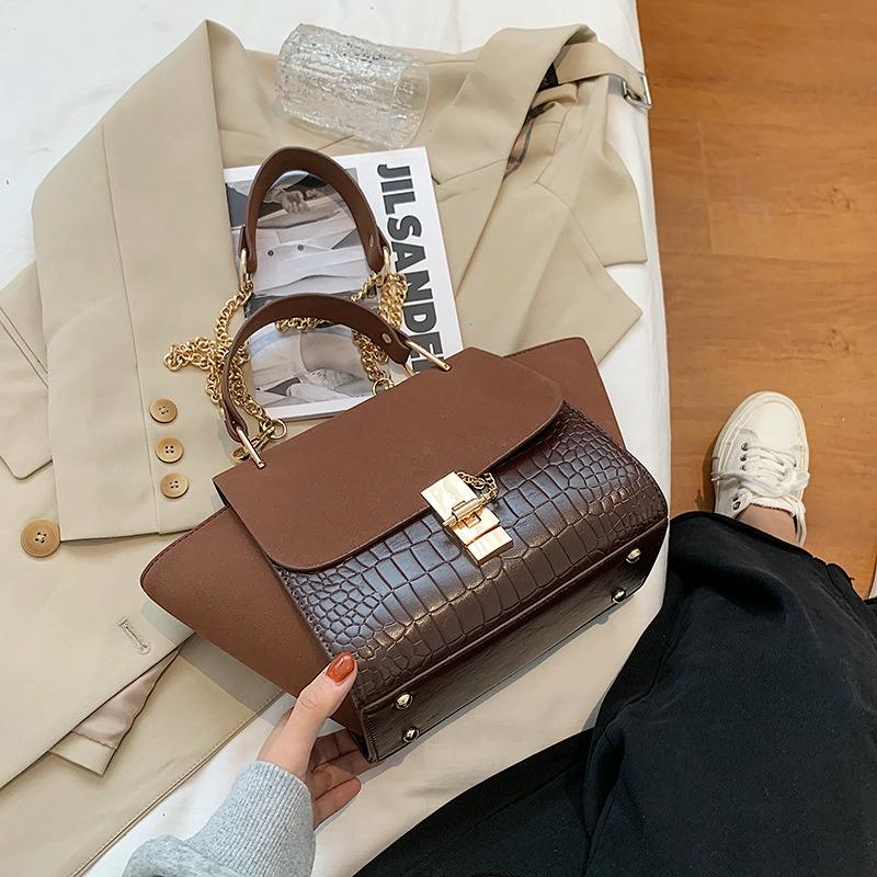 Versatile Vintage Wing Crossbody Bag With Frosted Finish And Chain - Coffee