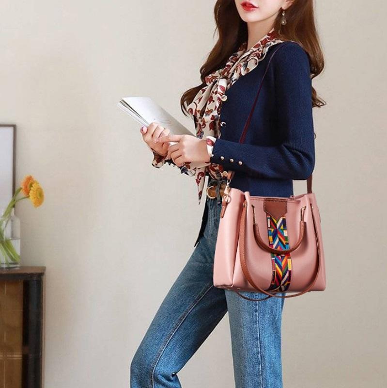 Versatile 4-In-1 Messenger Bag For Women - Fashionable & Spacious - Brown