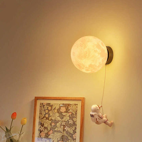 Astronaut Moon Wall Lamp with Three Colors of Light,Diameter 15cm