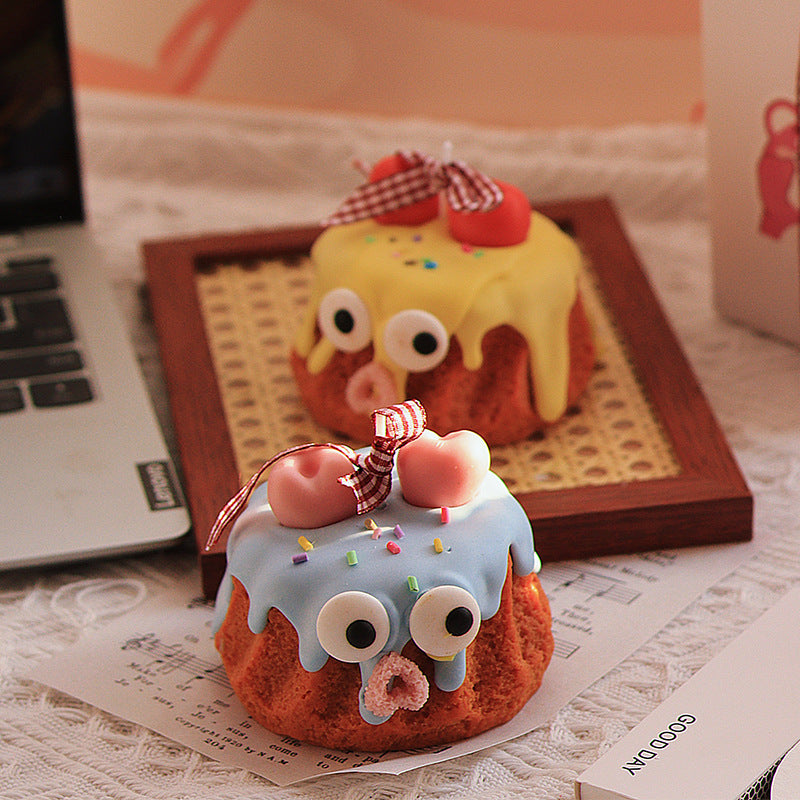 Blue Cake Candle - Cute Soy Wax Candle, Gift for Friends (White Peach Oolong)
