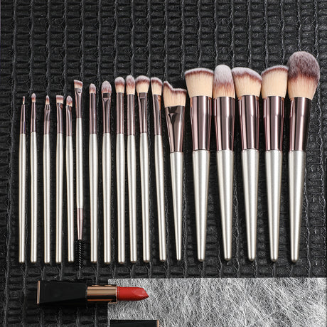 Beige 18-Piece Makeup Brush Set - Professional Synthetic Fiber Brushes with Wooden Handles for Flawless Beauty