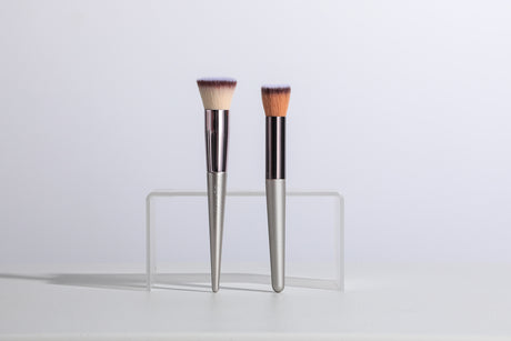 Beige 18-Piece Makeup Brush Set - Professional Synthetic Fiber Brushes with Wooden Handles for Flawless Beauty