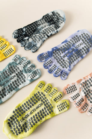 2 Pairs Grey Tie-Dye Non-Slip Yoga Socks for Women - Five-Toe Cotton Blend Socks for Pilates and Indoor Sports