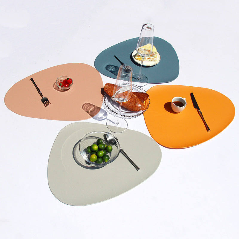 4 Pcs Green Nordic-Style PVC Leather Placemats Set of 4 - Waterproof, Heat-Resistant, and Oil-Proof Triangular Table Mats