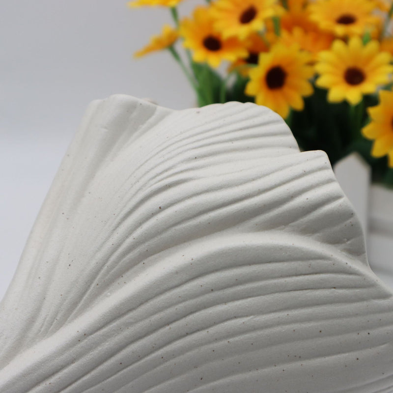 Black Elegant Off-White Ceramic Vase - Modern Sculptural Flower Holder with Wide Fluted Opening