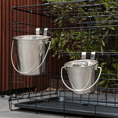 946ml Stainless Steel Pet Parrot Feeder Dog Cat Bowl Water Bowls Flat Sided Bucket with Riveted Hooks