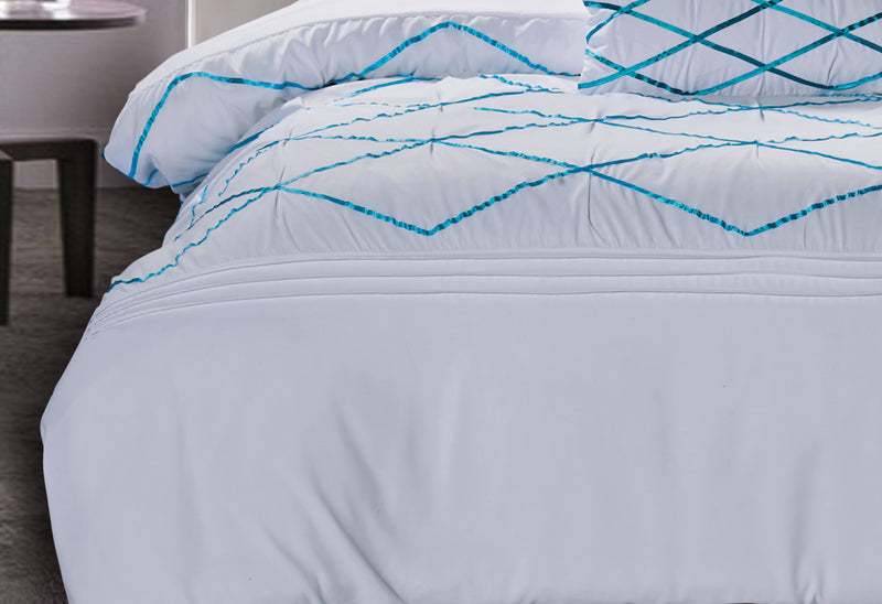 Super King Size White and Turquoise Blue Quilt Cover Set (3PCS)